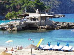 Camp de Mar, with its Restaurant over the sea