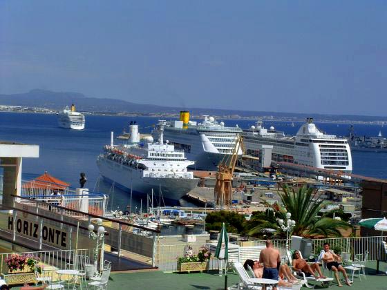 Nice Views of the Cruises arriving Palma from Hotel Horizonte Terrace