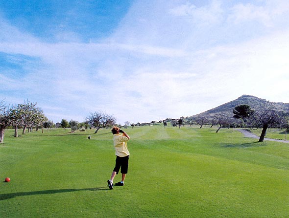 You can enjoy your favourite sport in some wonderful courses like Canyamel Golf ones