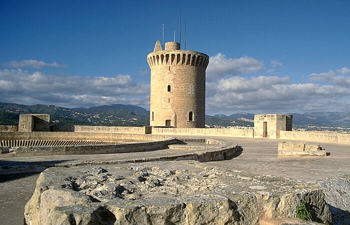 Visit Palma -Bellver Bosque